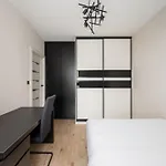 New Comfort 332 By Bookinghost *