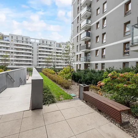 New Comfort 332 By Bookinghost