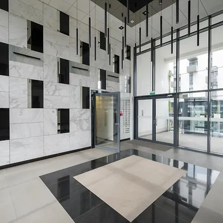 New Comfort 332 By Bookinghost