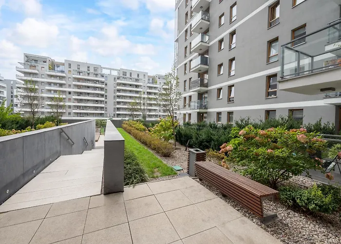 New Comfort 332 By Bookinghost